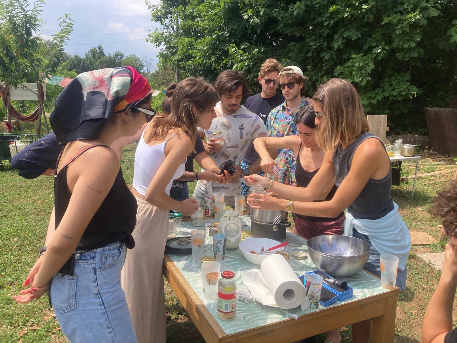 Laboratorio di Fermentazione e Cosmetica Naturale | Lago di Comabbio