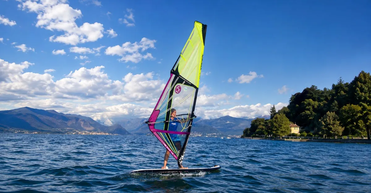 Lezione Privata di Windsurf sul Lago Maggiore