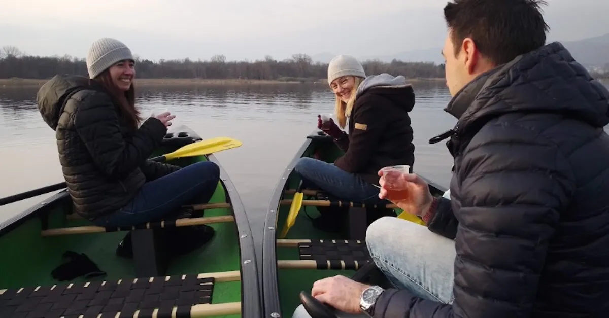 Canoa canadese sul Lago di Varese in autunno, inverno e primavera